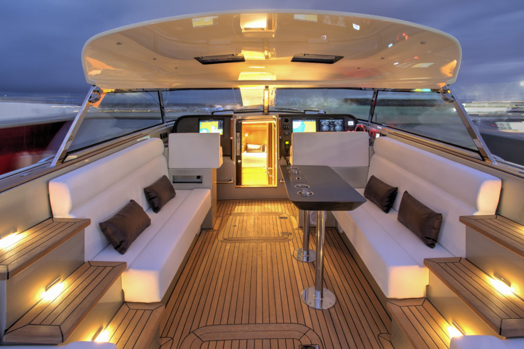 Reliant Yachts X40 Express